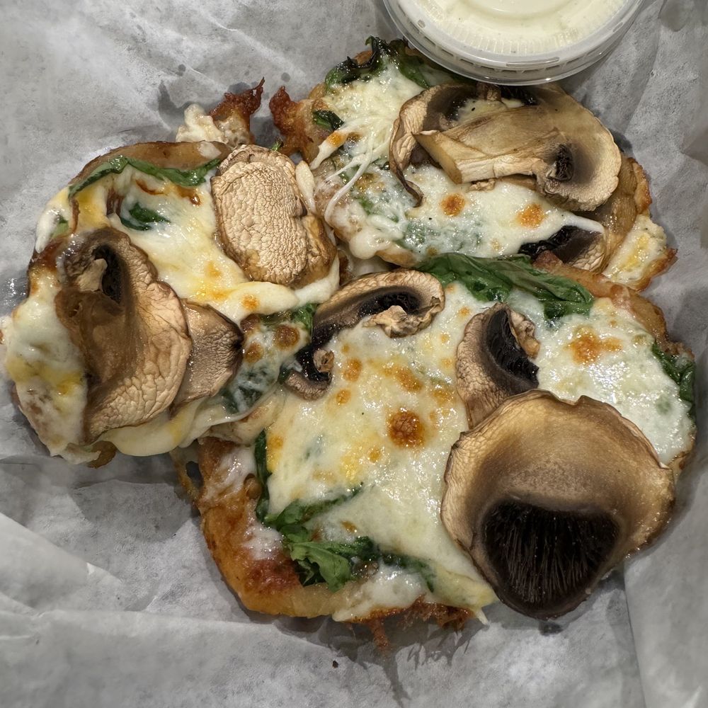 Round Table Pizza - Spinach mushroom pizzatatoe - Pizza Near Me - Kailua, Hawaii Round Table Pizza - Spinach mushroom pizzatatoe - Pizza Near Me - Kailua, Hawaii