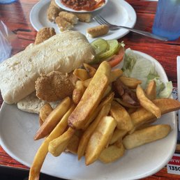 Fish Sandwich with fries