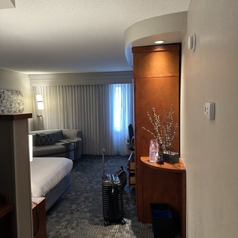 Courtyard by Marriott Brunswick - Hotels Near Me - Brunswick, Georgia