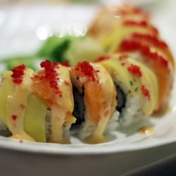 Sushi Kamikaze - Sunset roll sushi