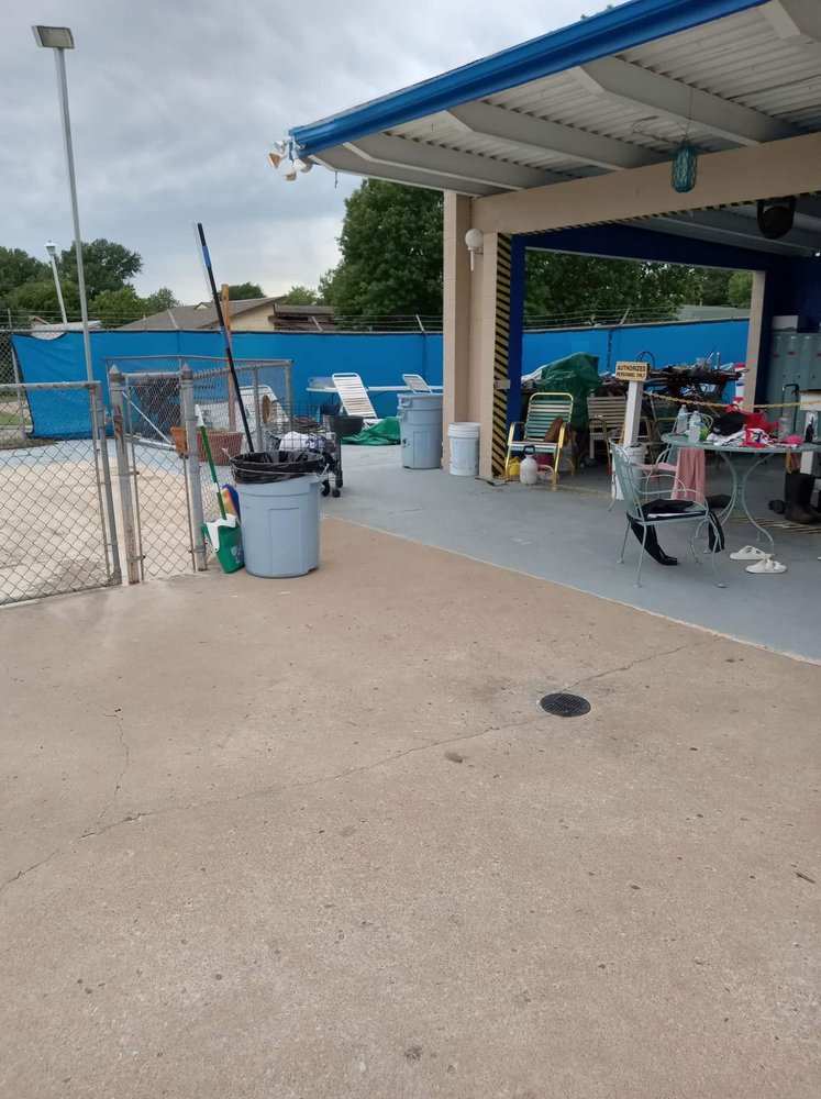 PARK PLAZA EAST POOL Updated September 2024 26 Photos 12404 E