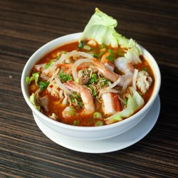 Pho Hoai Okotoks - #30 Spicy Peanut Seafood Wonton Noodle Soup
