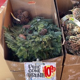 Pine cone wreath deals $10.99