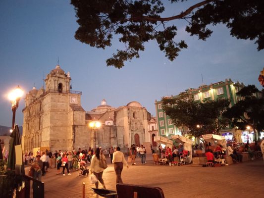 Zócalo de la Ciudad de Oaxaca (Plaza de La Constitución) by null