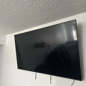 MT Elliott's - 75 inch TV mounting - Handyman Near Me MT Elliott's - 75 inch TV mounting - Handyman Near Me