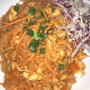 SIAM Garden - Pad Thai with chicken - Thai Near Me - Winter Park, Florida SIAM Garden - Pad Thai with chicken - Thai Near Me - Winter Park, Florida