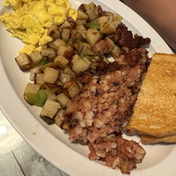 Papa's New Roost - American Near Me - Sonora, California