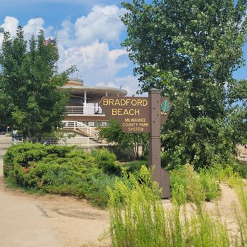 Bradford Beach - Parks Near Me - Milwaukee, Wisconsin