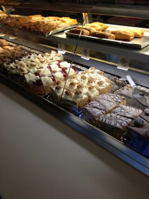 AIDA - Café-Konditorei by null