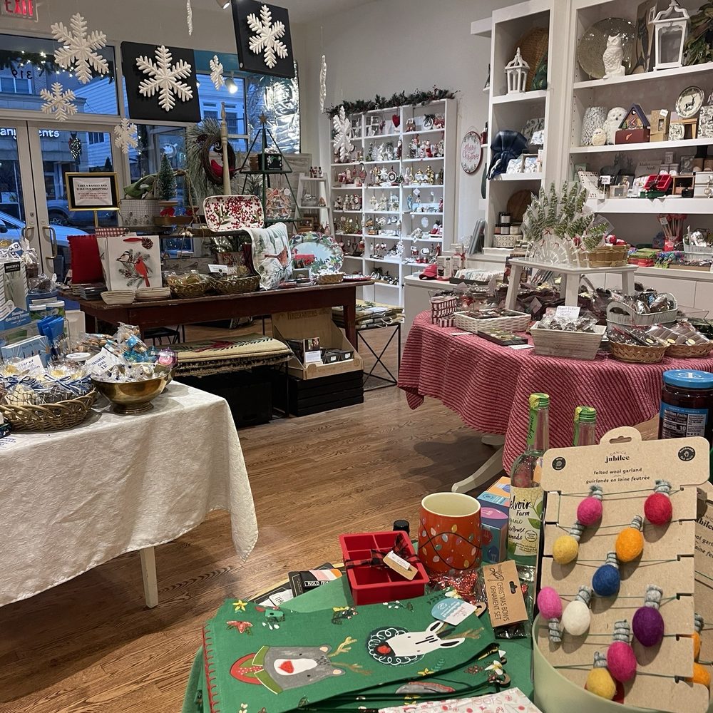 Bon Bons Chocolatier - Nice selection of holiday decor, confections and accessories changes seasonally - Candy Stores Near Me - Huntington, New York
