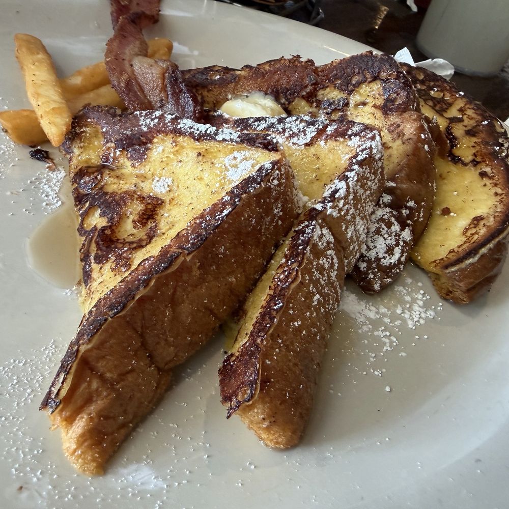 Maggie's Cafe - Regular French toast - Breakfast & Brunch Near Me - San Diego, California Maggie's Cafe - Regular French toast - Breakfast & Brunch Near Me - San Diego, California