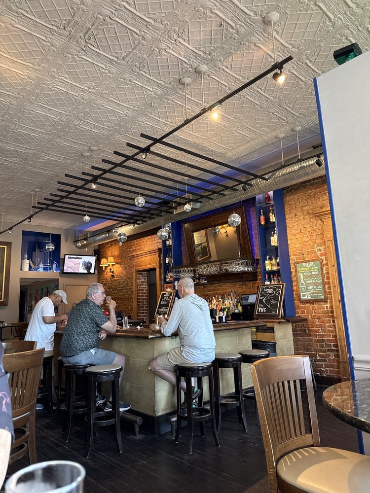 Bistro 303