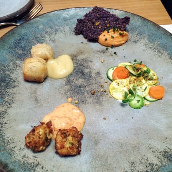 The Progress - Complimentary appetizers of buttermilk biscuits, sweet corn croquettes, carrots & zucchini, and bottarga with chickpea hummus. - New American Near Me - San Francisco, California The Progress - Complimentary appetizers of buttermilk biscuits, sweet corn croquettes, carrots & zucchini, and bottarga with chickpea hummus. - New American Near Me - San Francisco, California