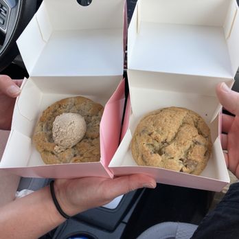 Crumbl - Peoria Sterling - Bakeries Near Me - Peoria, Illinois Crumbl - Peoria Sterling - Bakeries Near Me - Peoria, Illinois