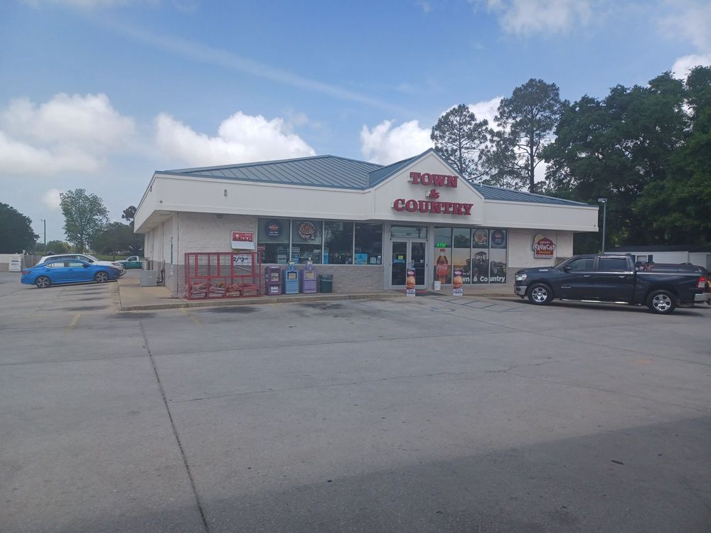 Town and Country Convenience Store Logo