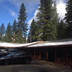 Quail Lodge Lake Almanor - Outside of the rooms at winter