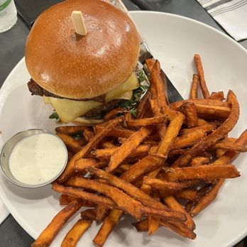 La Condesa Eatery - Burger - Salad Near Me - Reno, Nevada