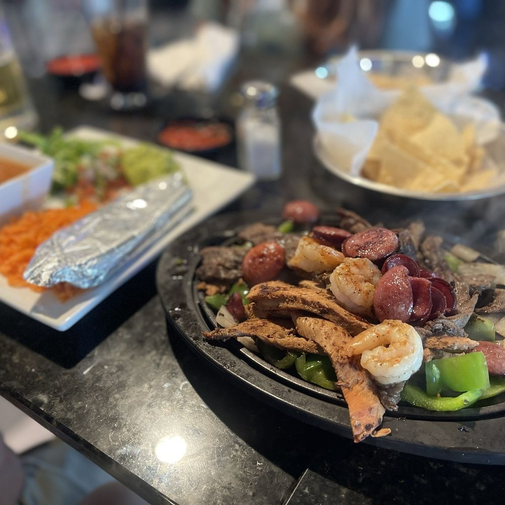 Azteca - Fajitas - Mexican Near Me - Weatherford, Texas