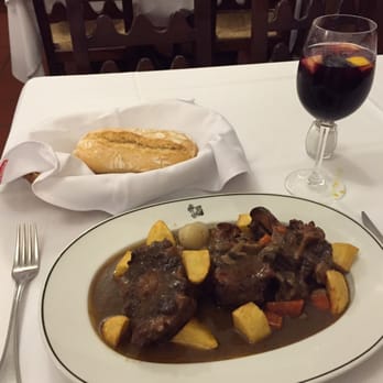 Las Cuevas de Luis Candelas - Rabo de toro(ox tail) - Steakhouses Near Me - Madrid, M