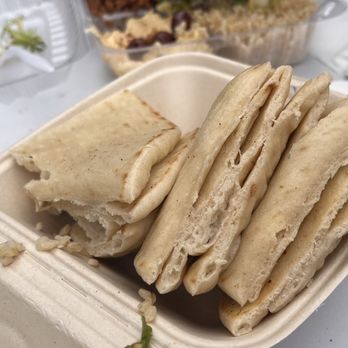 Hummus Hummus - Warm pita bread with the chicken shawarma plate - So good! - Food Trucks Near Me - Vancouver, Washington
