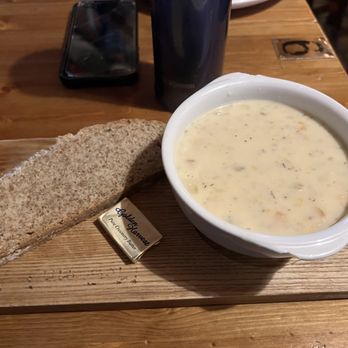 McGann's Pub - Clam chowder - Irish Pub Near Me - Doolin, CE