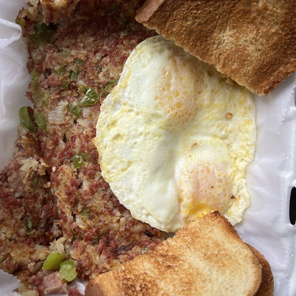 Alex's Royal Grill - Homemade Corned Beef Hash Breakfast - Sandwiches Near Me - Troy, Michigan