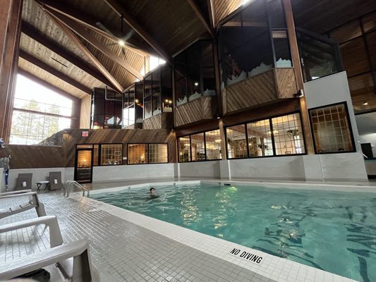 Lake Louise Inn by null