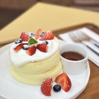 Fluffy Fluffy - Desserts Near Me - New York, New York