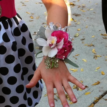 Blooming Flowers - Homecoming wrist corsage - Florists Near Me - Elk Grove Village, Illinois