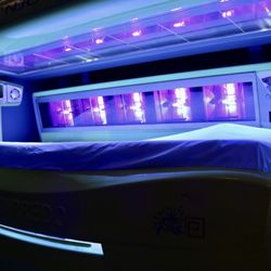 Chili Pepper's Tanning & Wellness - Level 4 Bed