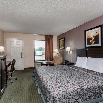 Days Inn by Wyndham Lugoff - Guest room - Hotels Near Me - Lugoff, South Carolina Days Inn by Wyndham Lugoff - Guest room - Hotels Near Me - Lugoff, South Carolina