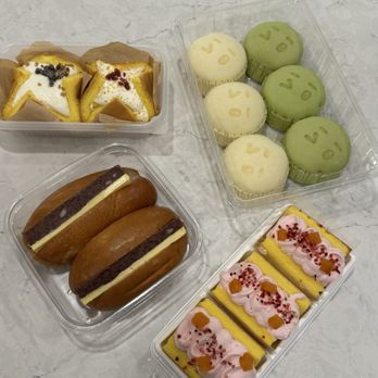99 Ranch Market - ,Lava Cake(熔岩蛋糕)Salted butter & Red bean(咸黄油红豆), Sea Salt Cheese Bun(海盐芝士包), White Peach Cream Puff(白桃奶油泡芙) - Seafood Markets Near Me - Jersey City, New Jersey 99 Ranch Market - ,Lava Cake(熔岩蛋糕)Salted butter & Red bean(咸黄油红豆), Sea Salt Cheese Bun(海盐芝士包), White Peach Cream Puff(白桃奶油泡芙) - Seafood Markets Near Me - Jersey City, New Jersey