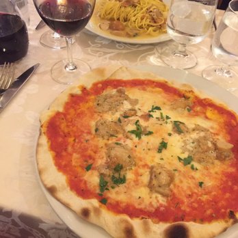 La Vittoria - Porcini mushroom pizza - Italian Near Me - Rome, RM La Vittoria - Porcini mushroom pizza - Italian Near Me - Rome, RM