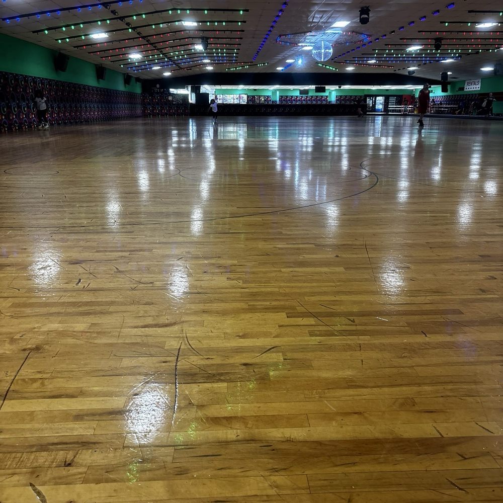 Forum Roller World - The floor of the rink. - Skating Rinks Near Me - Grand Prairie, Texas Forum Roller World - The floor of the rink. - Skating Rinks Near Me - Grand Prairie, Texas