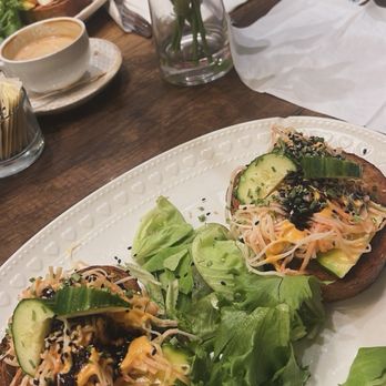 Dulce Capricho - Spicy crab, avocado toast - Coffee & Tea Near Me - San Juan, Puerto Rico