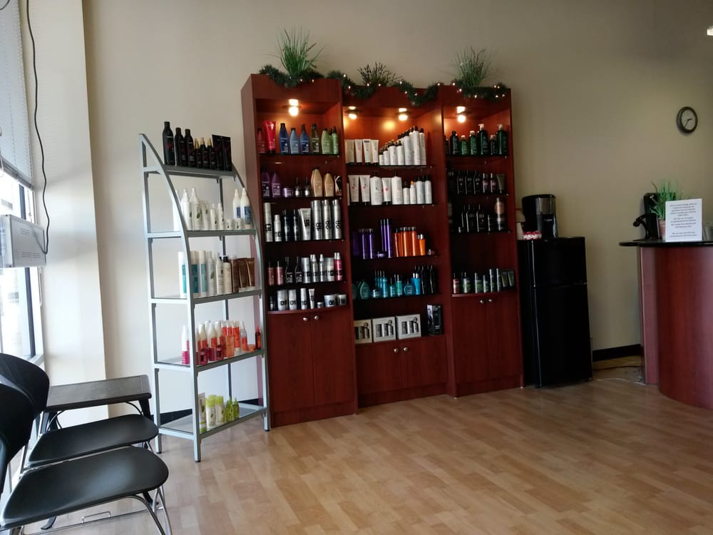 The Blade Hair Studio Logo