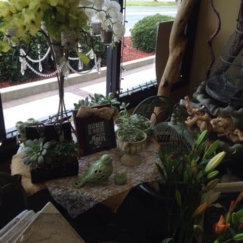 La Petite Fleur - Beautil florist - Florists Near Me - Glendora, California