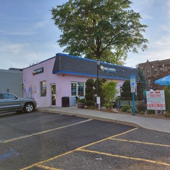 Ben & Jerry’s - Outside - Ice Cream & Frozen Yogurt Near Me - Ridgewood, New Jersey