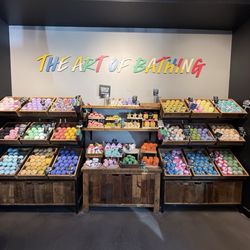 Lush Cosmetics - Bath bombs