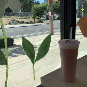 Tea Addicts - Rose Milk Tea light ice - Bubble Tea Near Me - Seattle, Washington Tea Addicts - Rose Milk Tea light ice - Bubble Tea Near Me - Seattle, Washington
