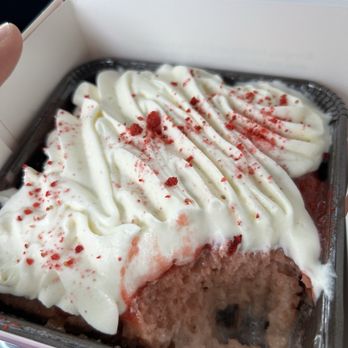 Crumbl - Cerritos - strawberry tres leches cake! - Bakeries Near Me - Cerritos, California Crumbl - Cerritos - strawberry tres leches cake! - Bakeries Near Me - Cerritos, California