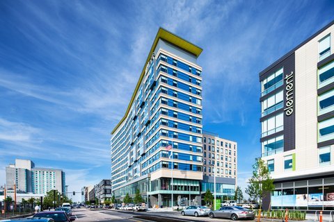 Aloft Boston Seaport District by null