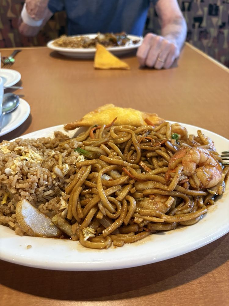 Tasty Joe's Asian Diner Chinese Cuisine Logo