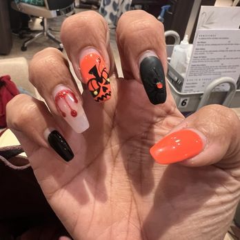 US Nails - Jimmy is phenomenal!! Whether he comes up with his own design or copies what I find online--Jimmy is talented! - Nail Salons Near Me - Longview, Washington