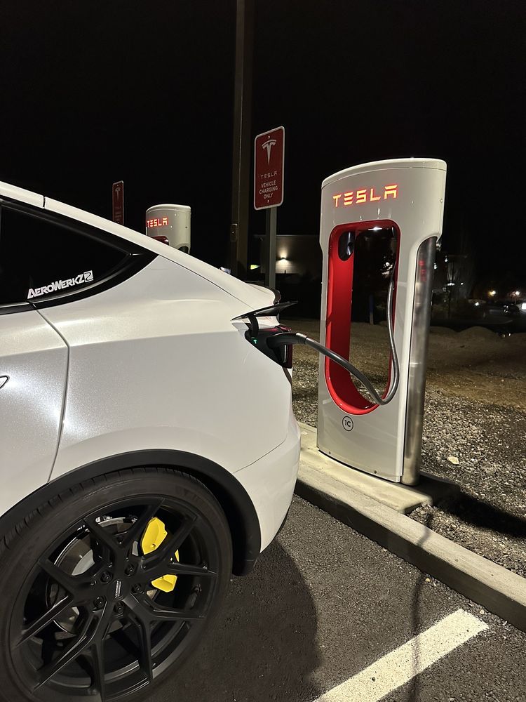 TESLA SUPERCHARGER 580 Clover Ln, Ashland, Oregon EV Charging