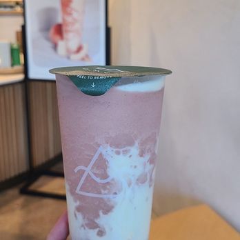 OMOMO Tea Shoppe - Itchy peachy - Coffee & Tea Near Me - Irvine, California