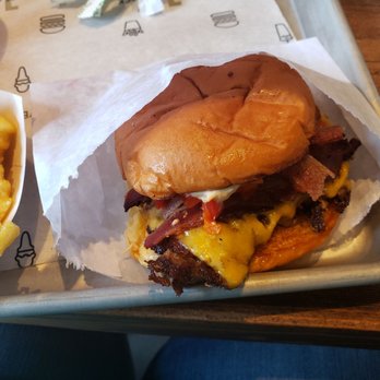 Shake Shack Buckhead - SmokeStack Burger - Burgers Near Me - Atlanta, Georgia Shake Shack Buckhead - SmokeStack Burger - Burgers Near Me - Atlanta, Georgia