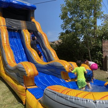 Cal Jump - 17' high water slide. - Bounce House Rentals Near Me - Redondo Beach, California