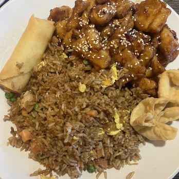 Bamboo View - 17. Sesame Chicken Dinner Combination - Chinese Near Me - Tucson, Arizona