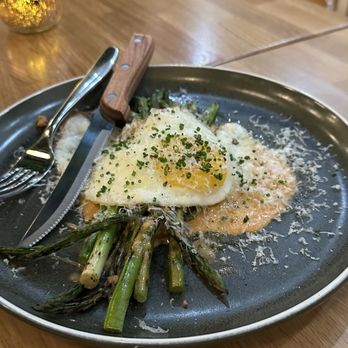 Momonoki - Grilled asparagus carbonara - Japanese Near Me - Fountain Valley, California Momonoki - Grilled asparagus carbonara - Japanese Near Me - Fountain Valley, California